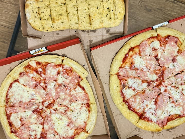 2 Cheesy American y Pan al Ajo 28 cm