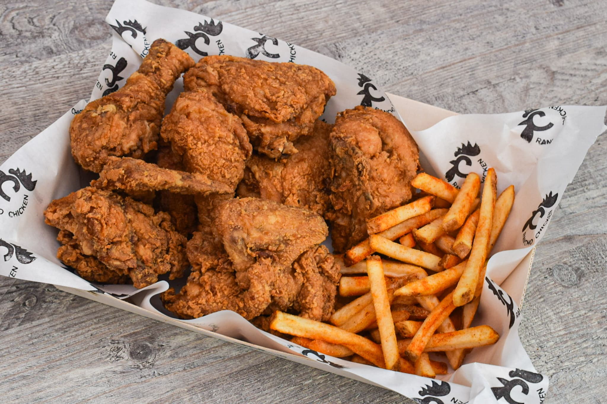 Pollo Broaster más Papa
