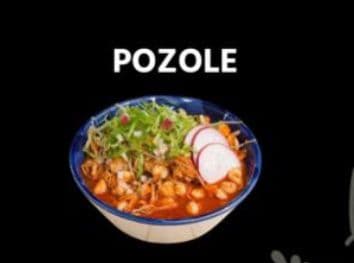 Pozole Rojo de Puerco Chico