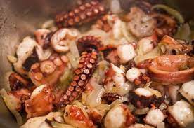 Pulpo al Mojo de Ajo
