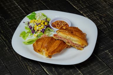 Panini de Jamón, Peperoni y Queso