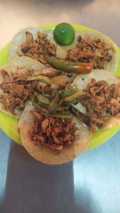 5 Tacos de pastor + Coca Cola taparrosca