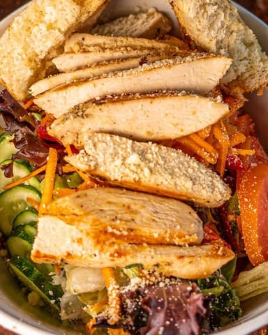 Ensalada con Pollo Asado