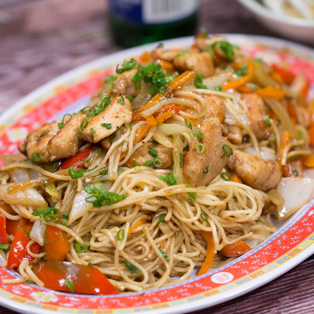 Tallarines con Pollo