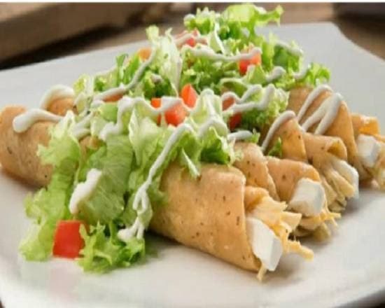 Flautas con Pico de Gallo