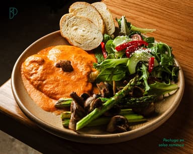 Pechuga en Salsa Romesco
