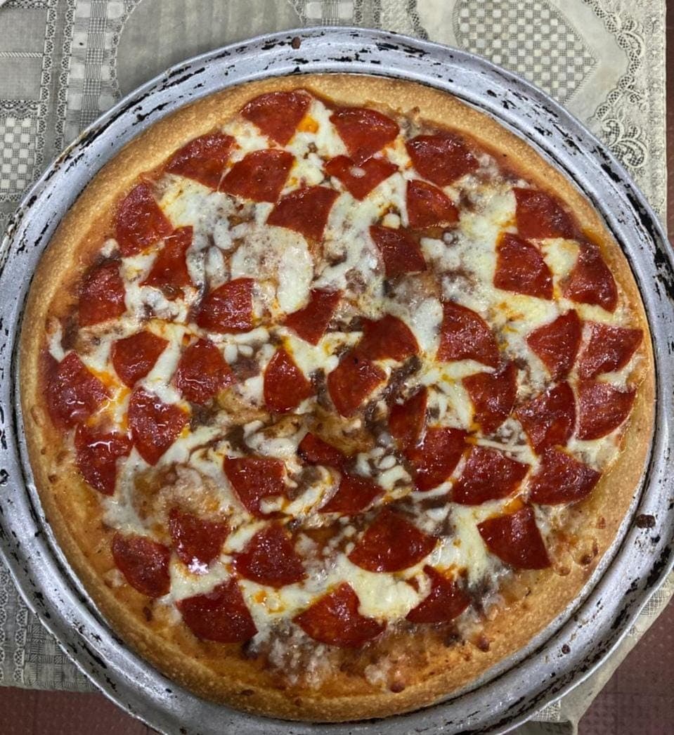 Pizza Azteca + 2 Refrescos