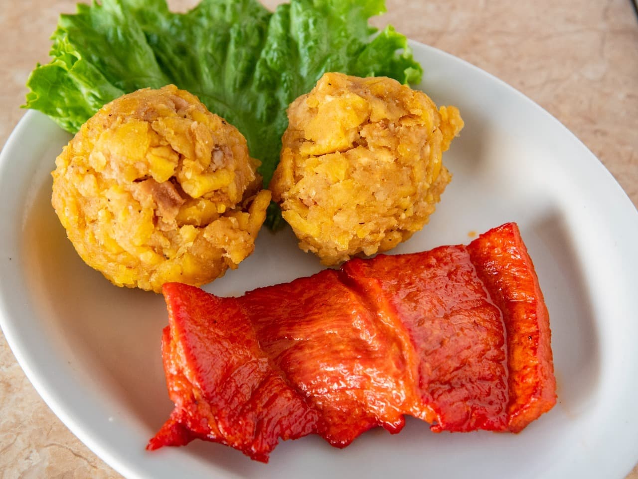 Tacacho con Cecina Montada