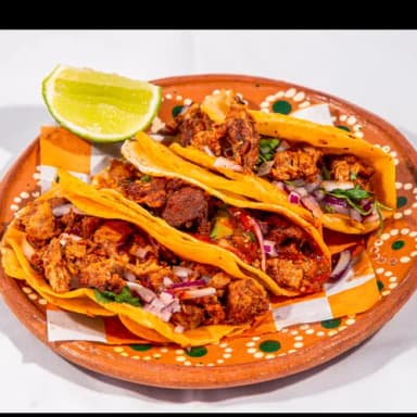 6 Tacos de Birria + Agua 1 Litro + Consome