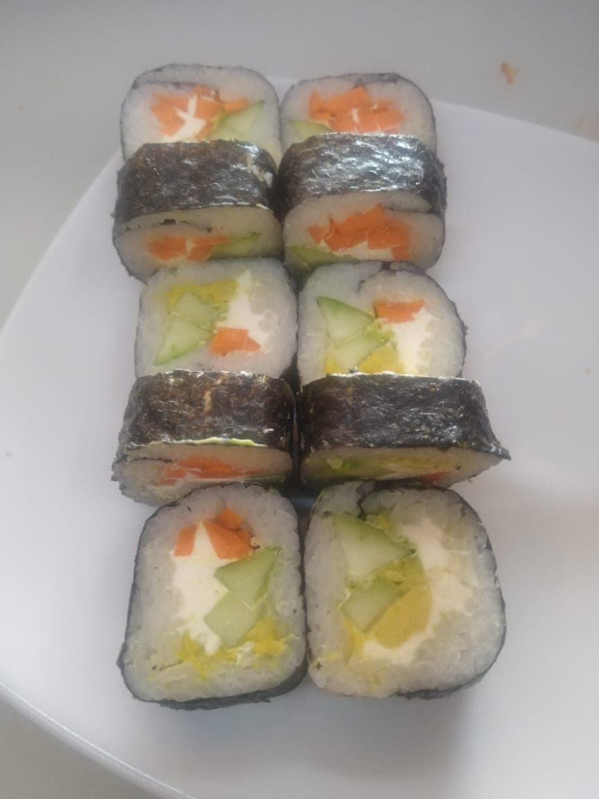 Vegetariano Roll ……………