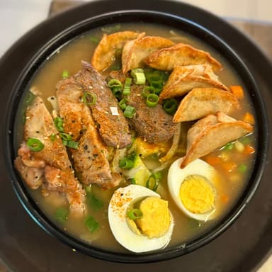 Ramen Gyosas