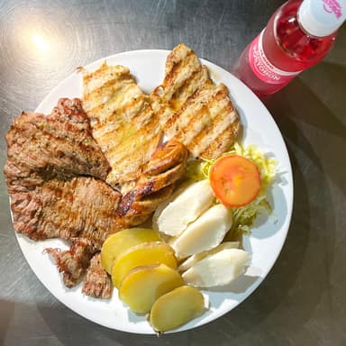 Combo Asado Trifásico + Gaseosa Postobón 250ml