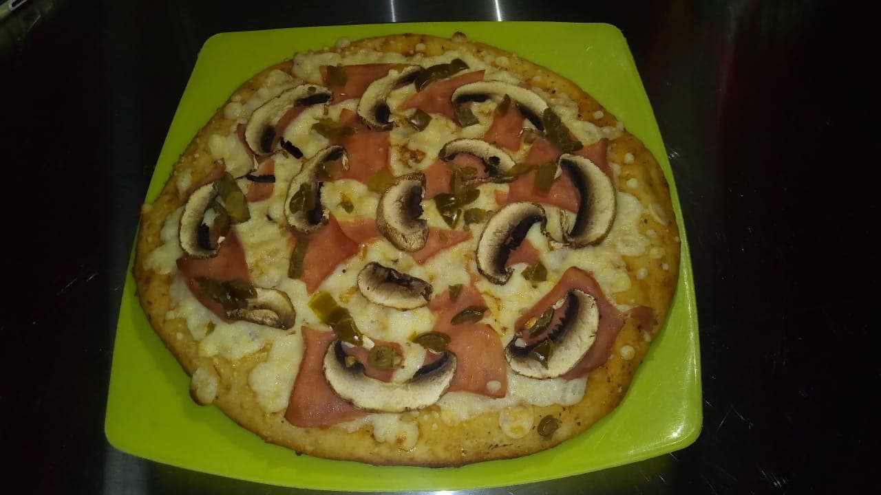 2 Pizza medianas de Especialidad.