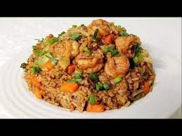Medio de Arroz Frito con Camarones