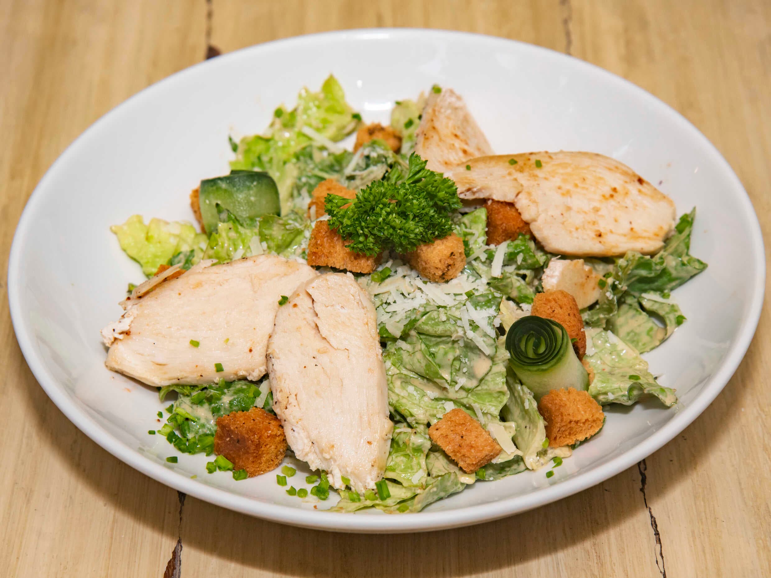 Ensalada César con Pollo