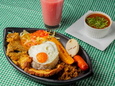 Bandeja tipica montañera