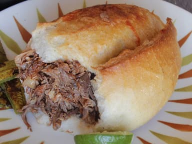 TORTA+ QUESABIRRIA+CONSOME