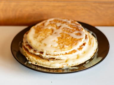 3 Hot Cakes con Lechera