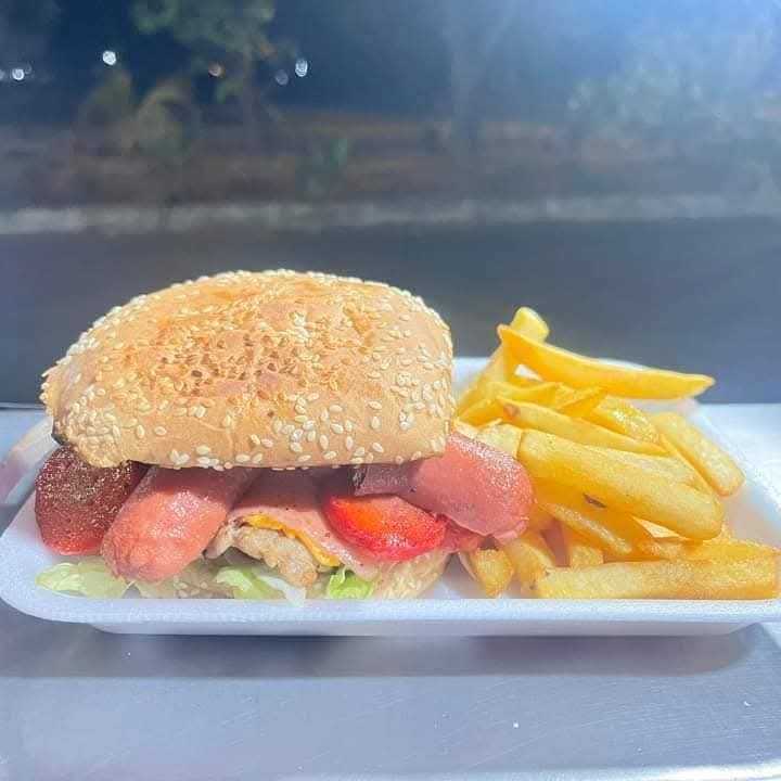 Hamburguesa Perrona con papas