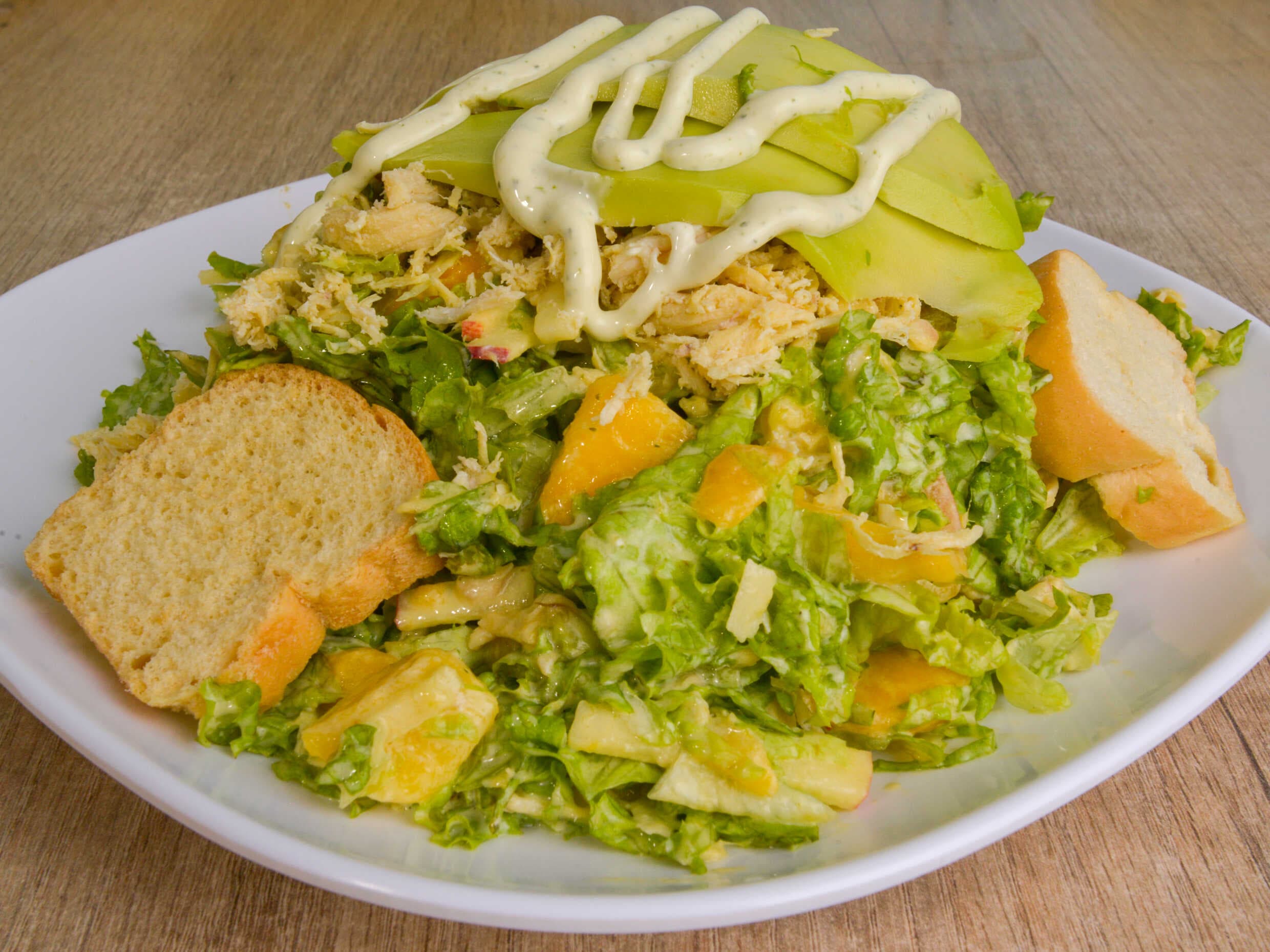 Ensalada Pollo y frutas