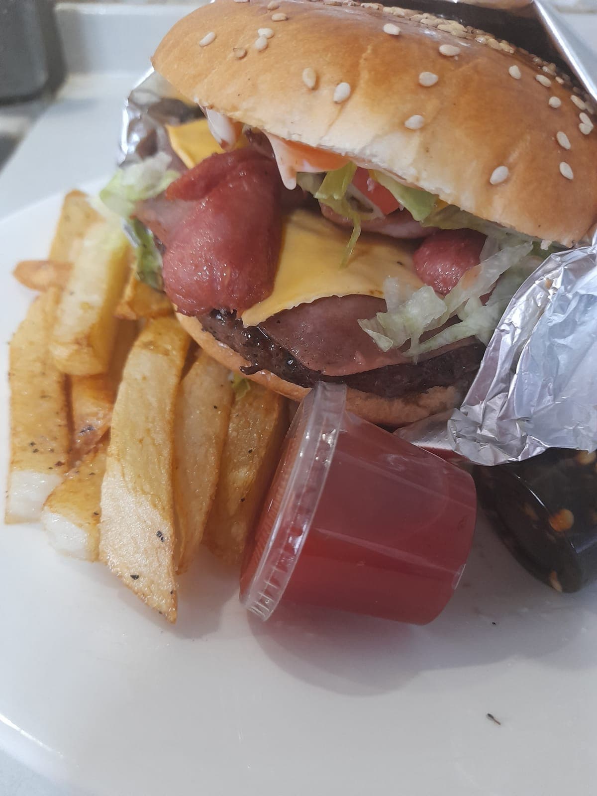 Burger Charly + Papitas Fritas
