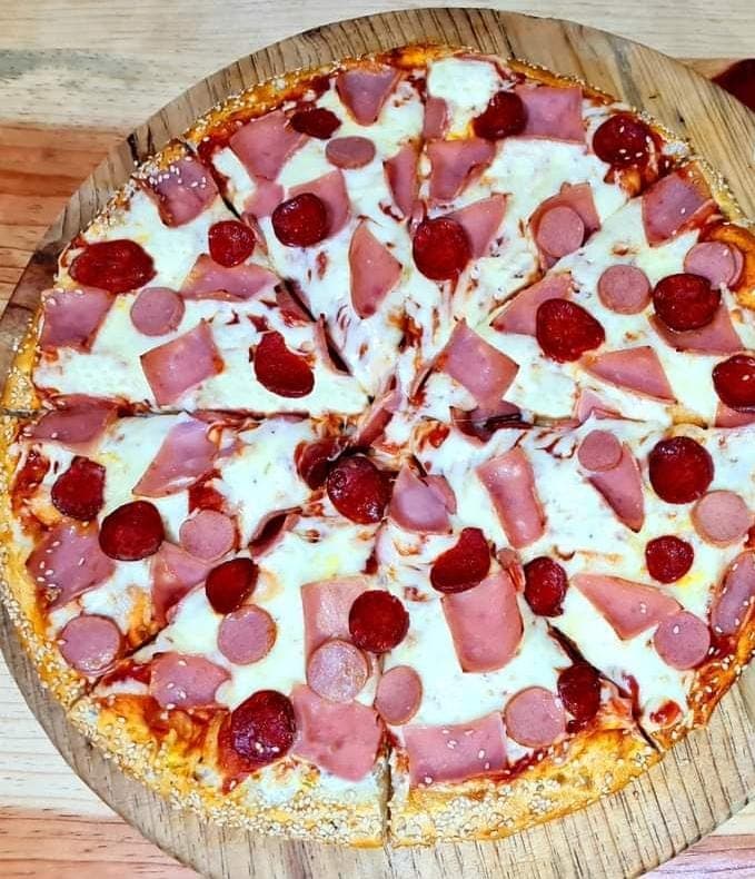 Pizza de Carnes Frías