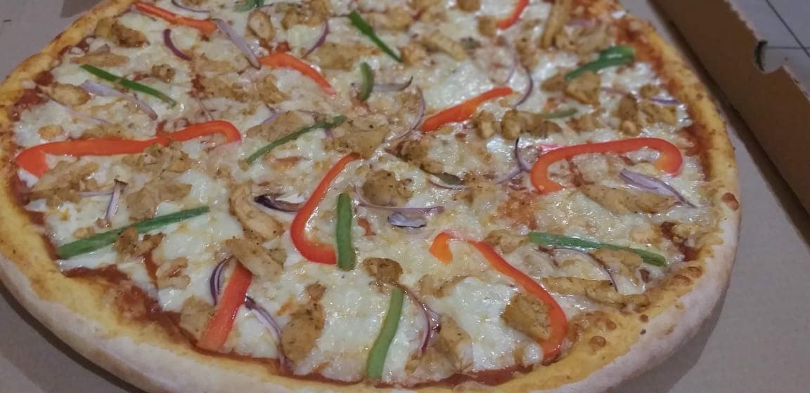 Pizza de Pollo Alfredo