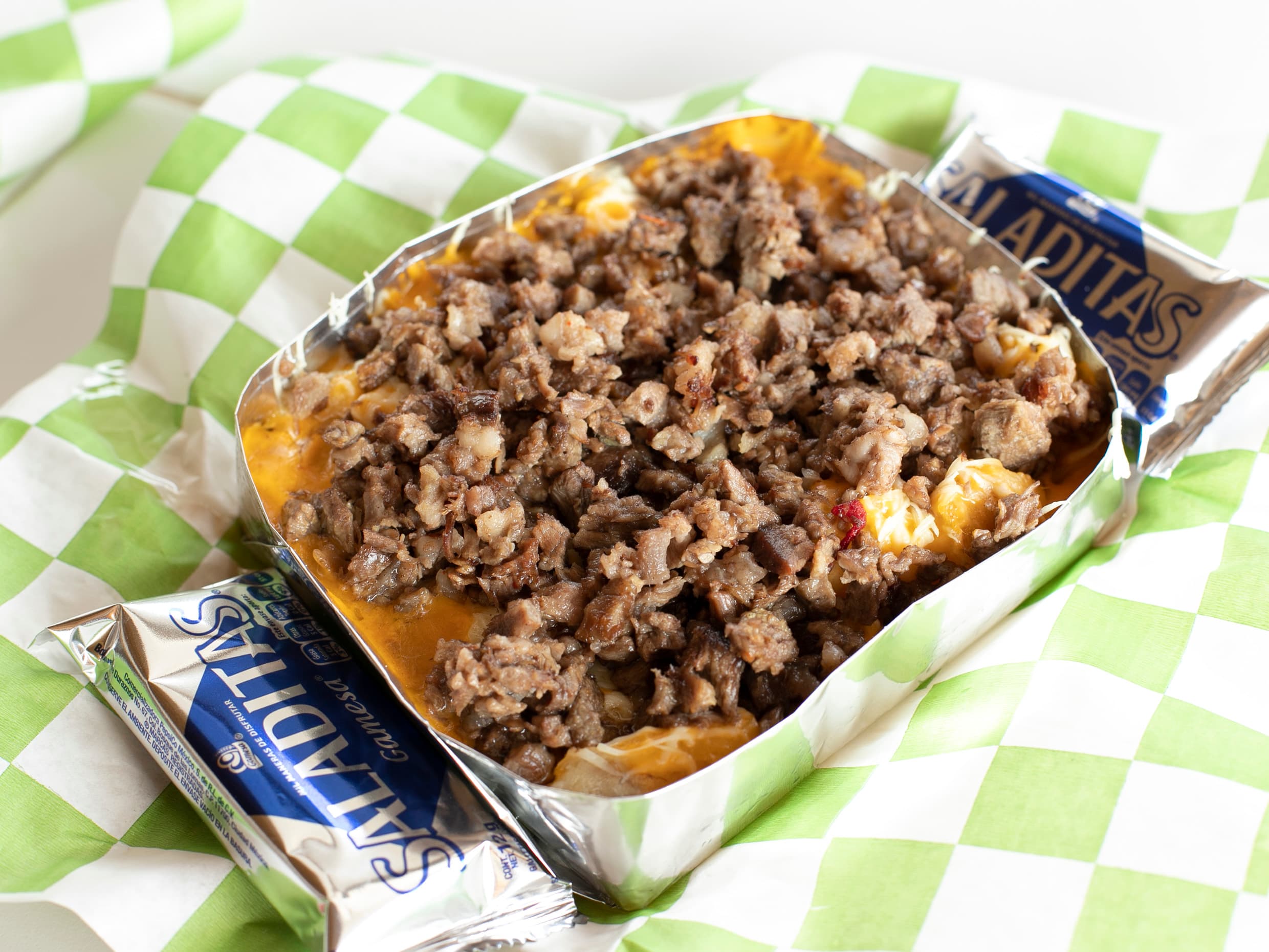 Papá asada con bistec