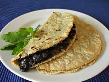 Paquete 1 ( 2 Quesadillas + Agua Sabor de 500ml )