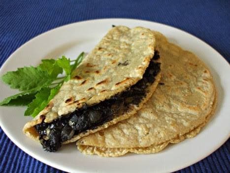 Paquete 1 ( 2 Quesadillas + Agua Sabor de 500ml )