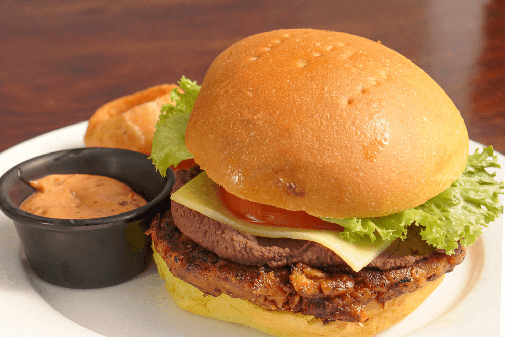 Hamburguesa de Plátano Maduro y Frijol
