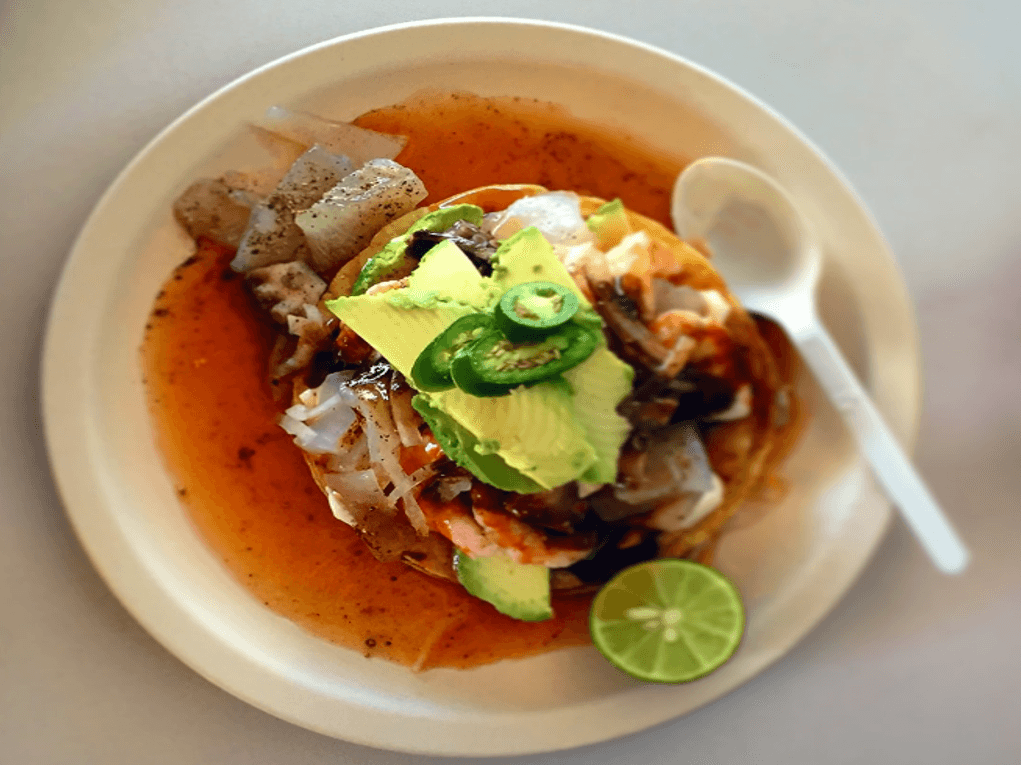 Tostada de Callo, Camarón y Pulpo