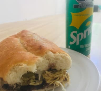 Torta de Pollo y Refresco - Basics
