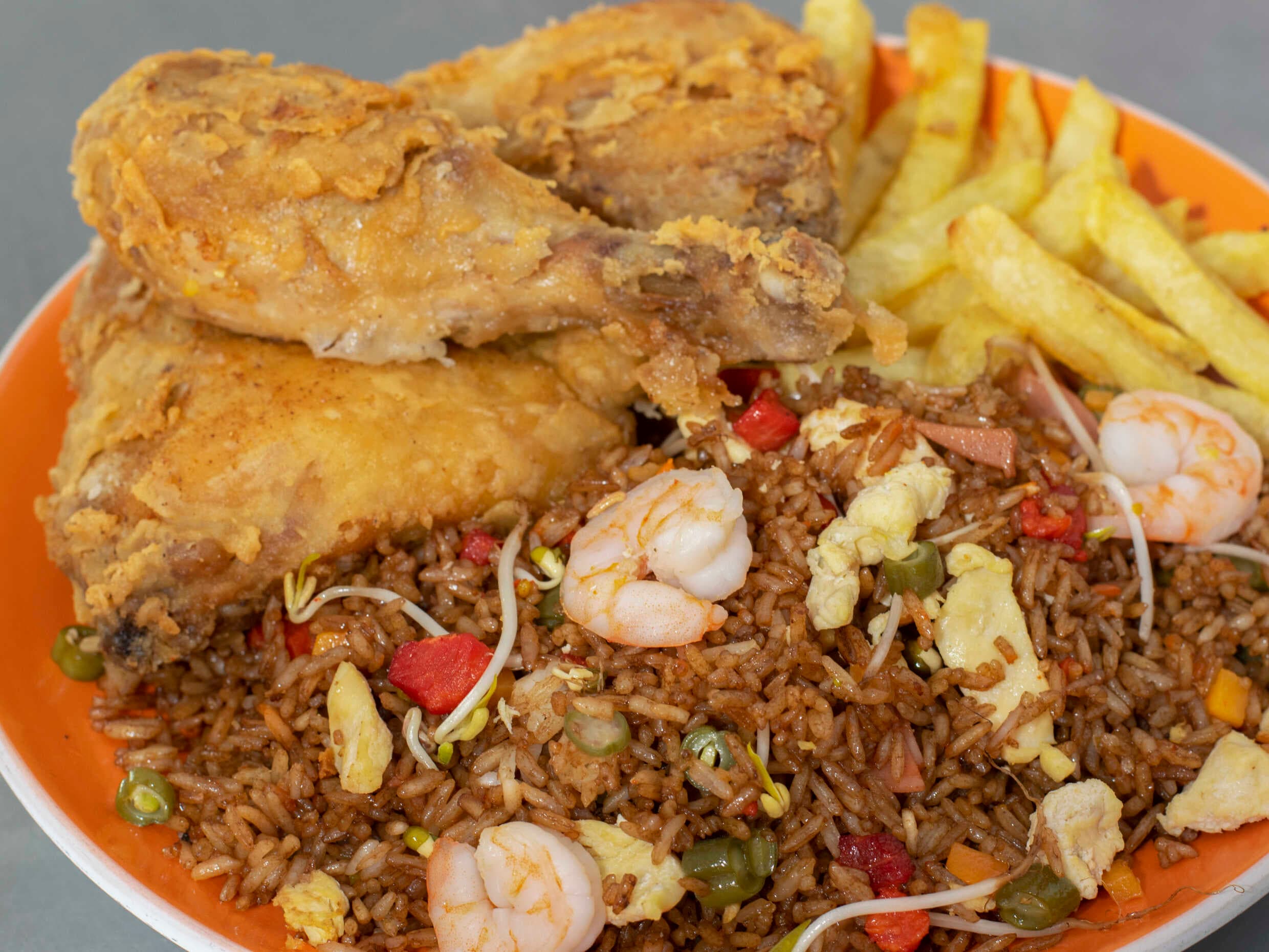 Arroz Chino con Papas y Pollo Apanado 1 Persona