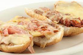 Molletes con Jamón