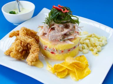 Causa Rellena de Pulpa de Cangrejo