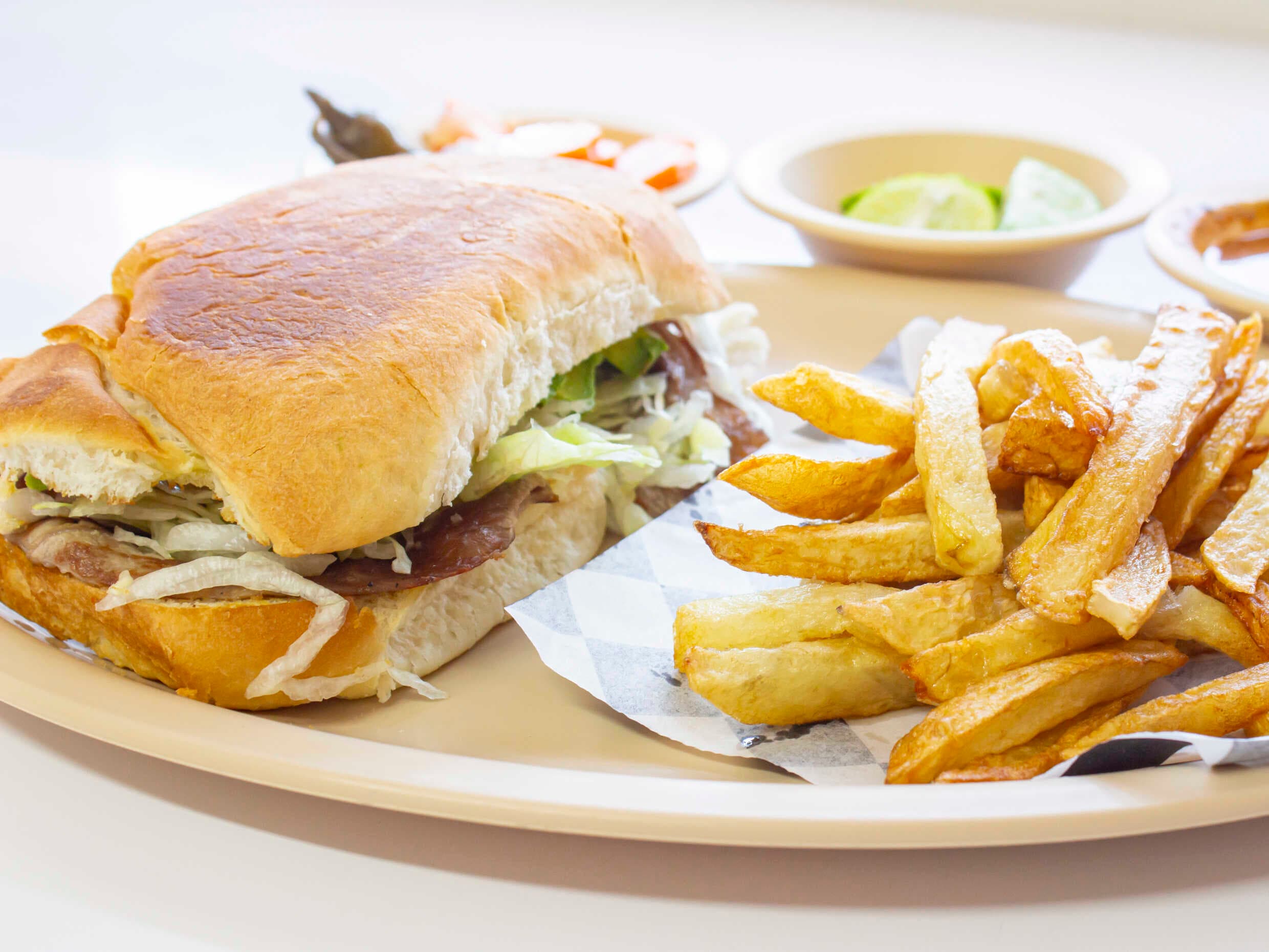 Tortas con Papas Fritas