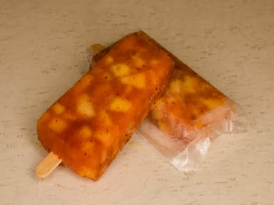 Paletas de Agua Piña con Chamoy