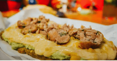 Patacón con Queso, Maíz y Hongos