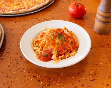 Espagueti con Salsa y Camarones