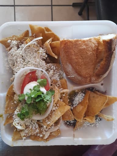 Chilaquiles con Queso