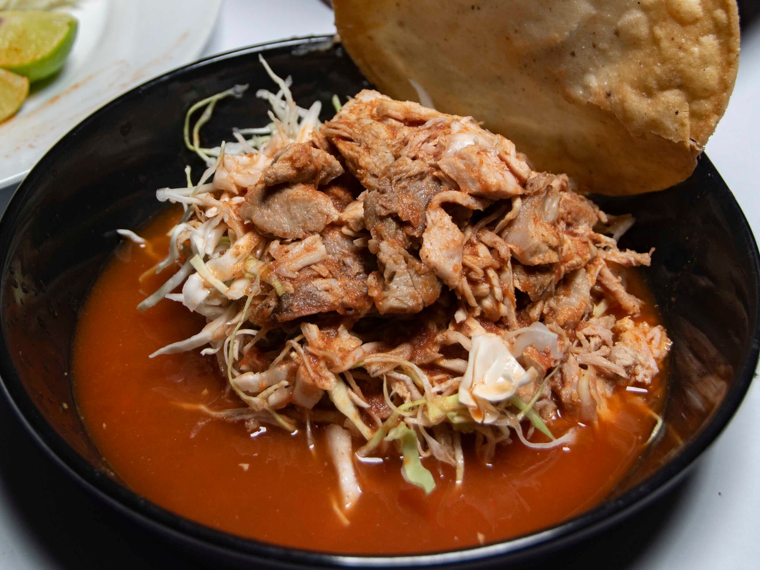 Tostada de carnitas