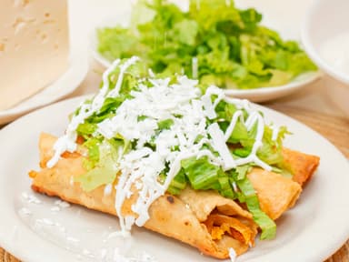 Tacos Dorados de Pollo