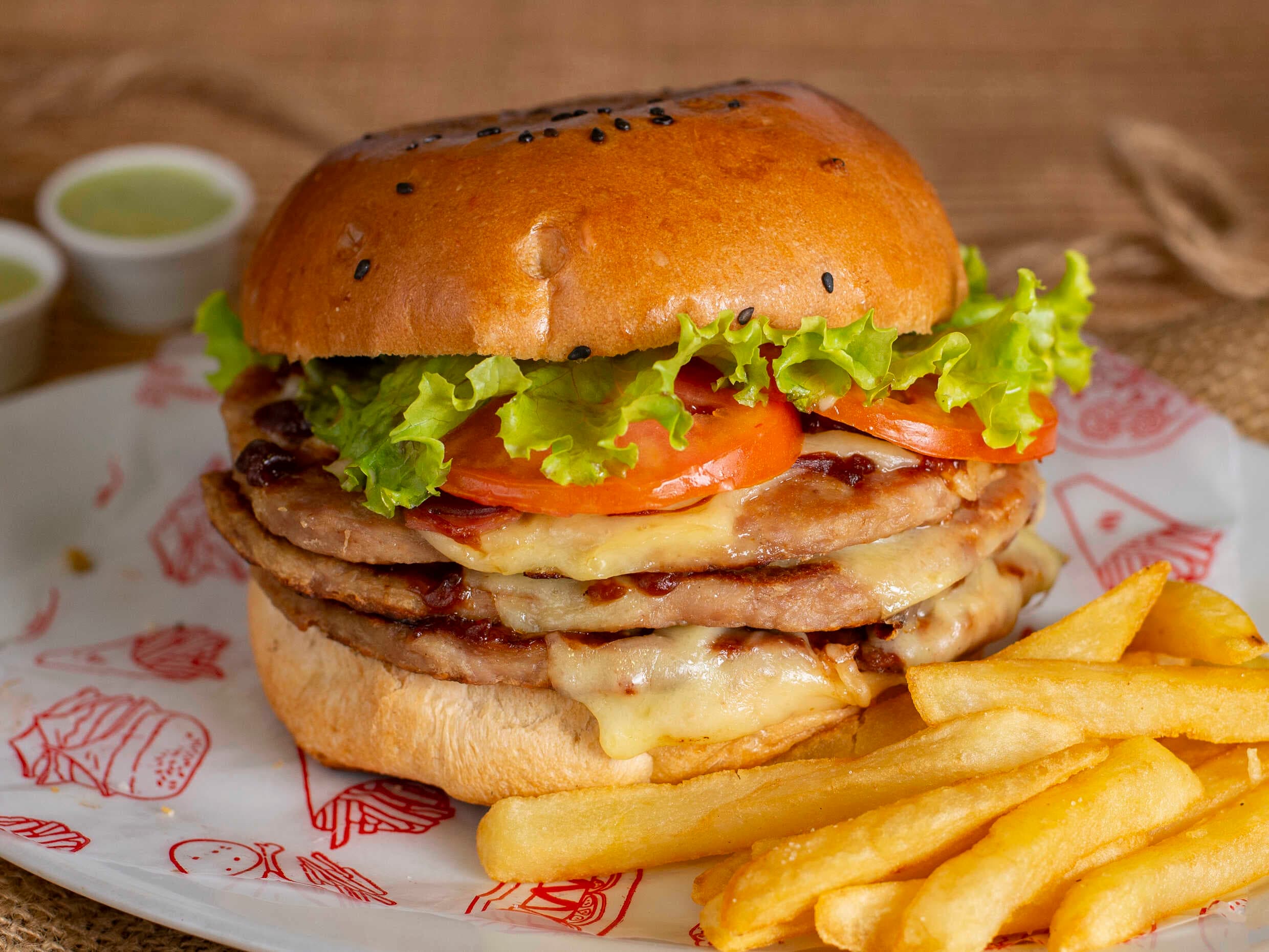 Maxi Burguer Triple Carne Especial