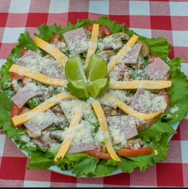Ensalada de Jamón con Queso Amarillo