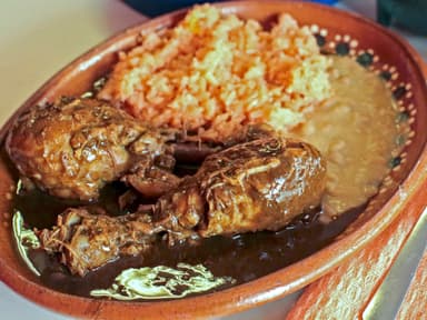 POLLO EN MOLE