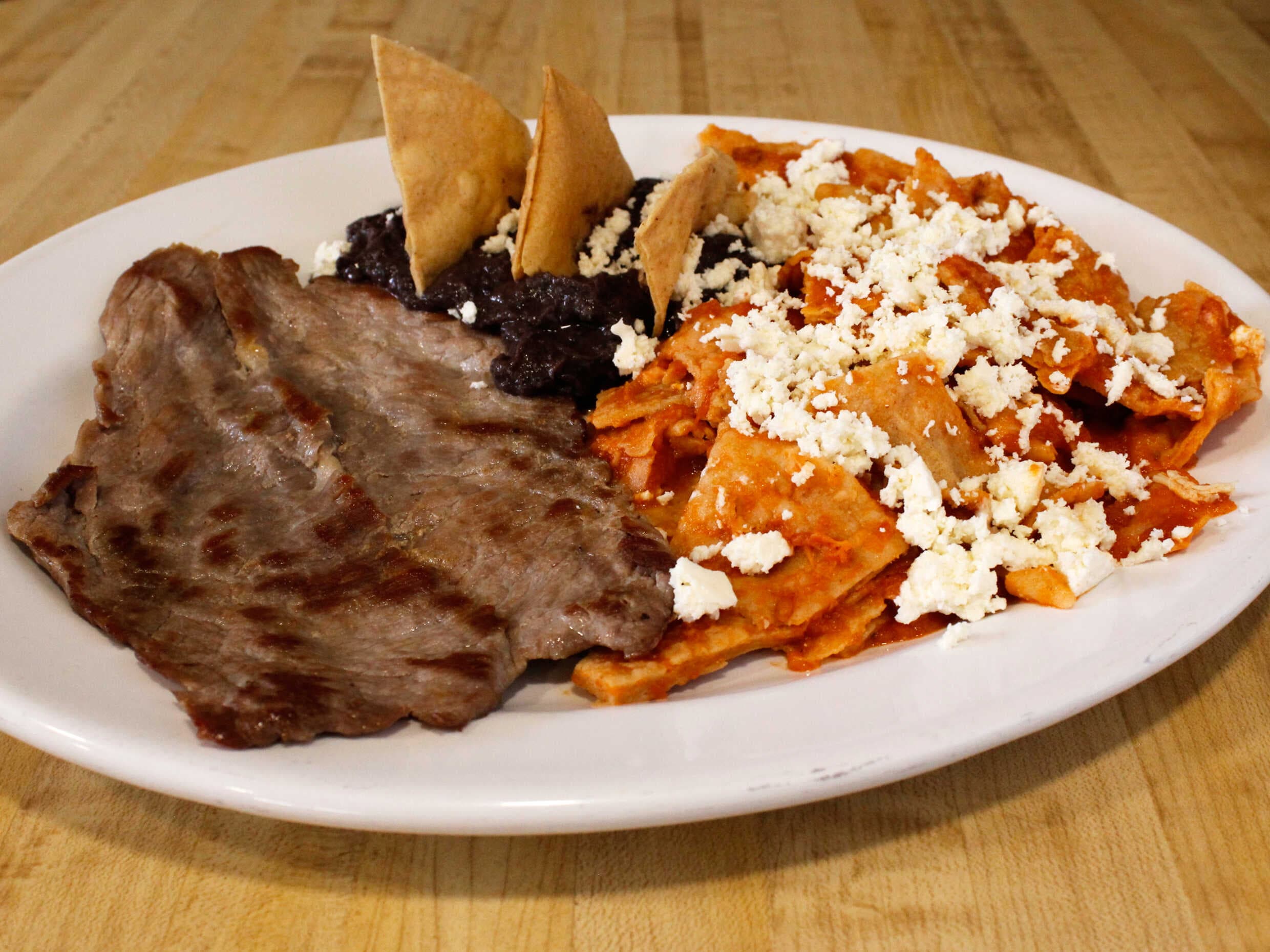 Carne Asada Con Chilaquiles