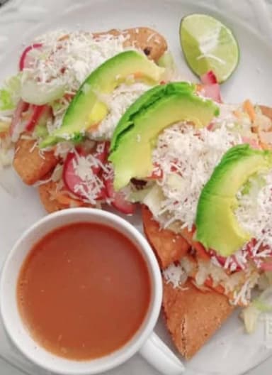 Tacos Dorados de Papa y Carne