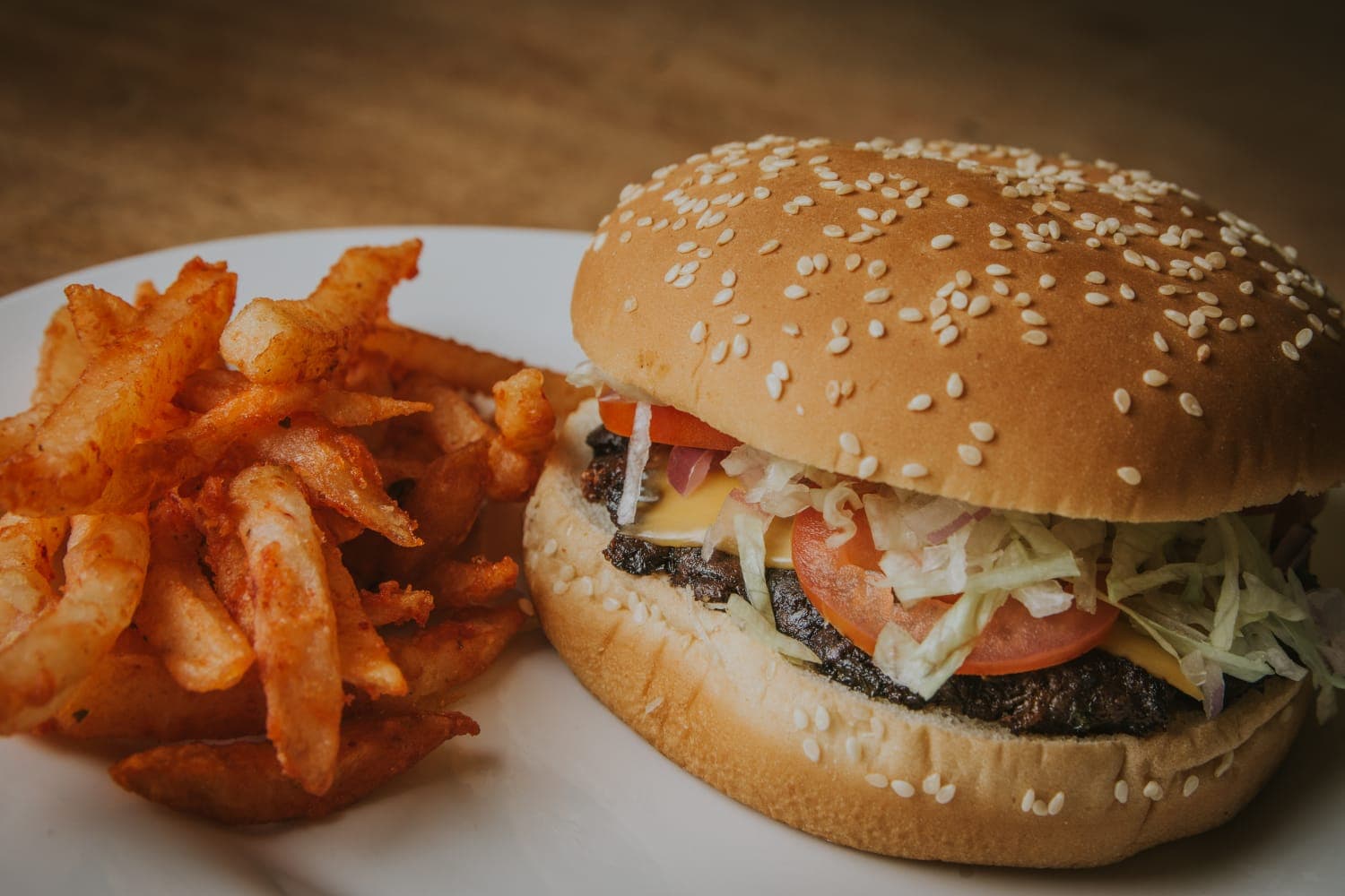 Hamburguesa Clasica + 6 Boneless + Papas o Aros.