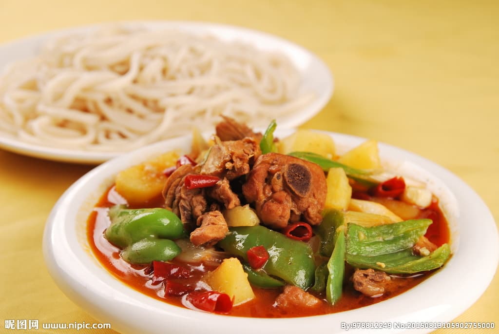 B-6Pollo Estofado Estilo Xinjiang/新疆大盘鸡拌面